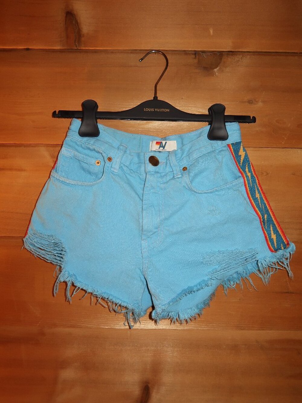 LIKE NEW Aviator Nation BOLT STRIPE BOYFRIEND CUTOFF JEAN SHORTS - SKY